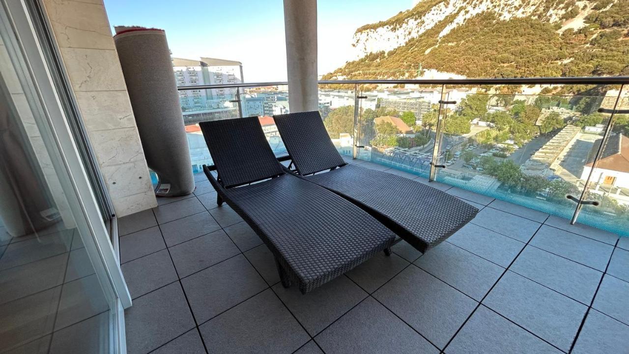 Ocean Village Luxury 2 Bed 2 Bath Apartment - Amazing Views - Pools And Jacuzzis Gibraltar Eksteriør bilde