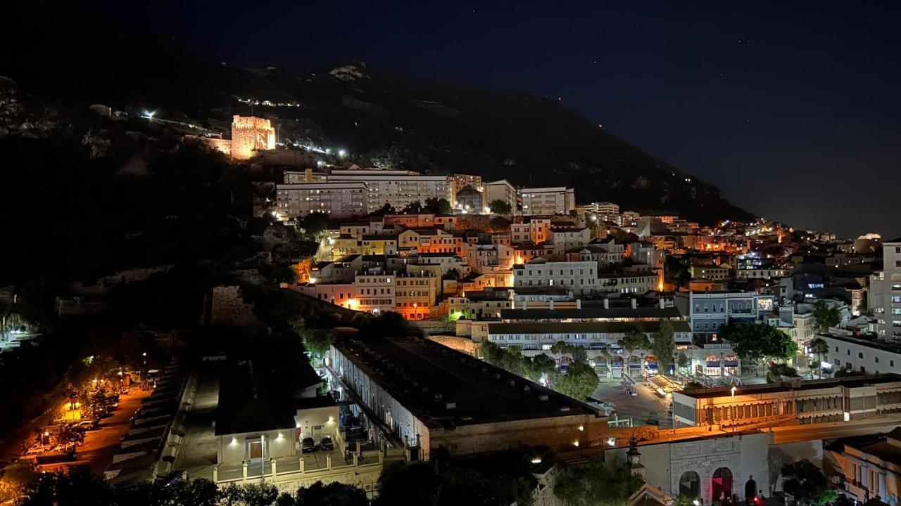 Ocean Village Luxury 2 Bed 2 Bath Apartment - Amazing Views - Pools And Jacuzzis Gibraltar Eksteriør bilde