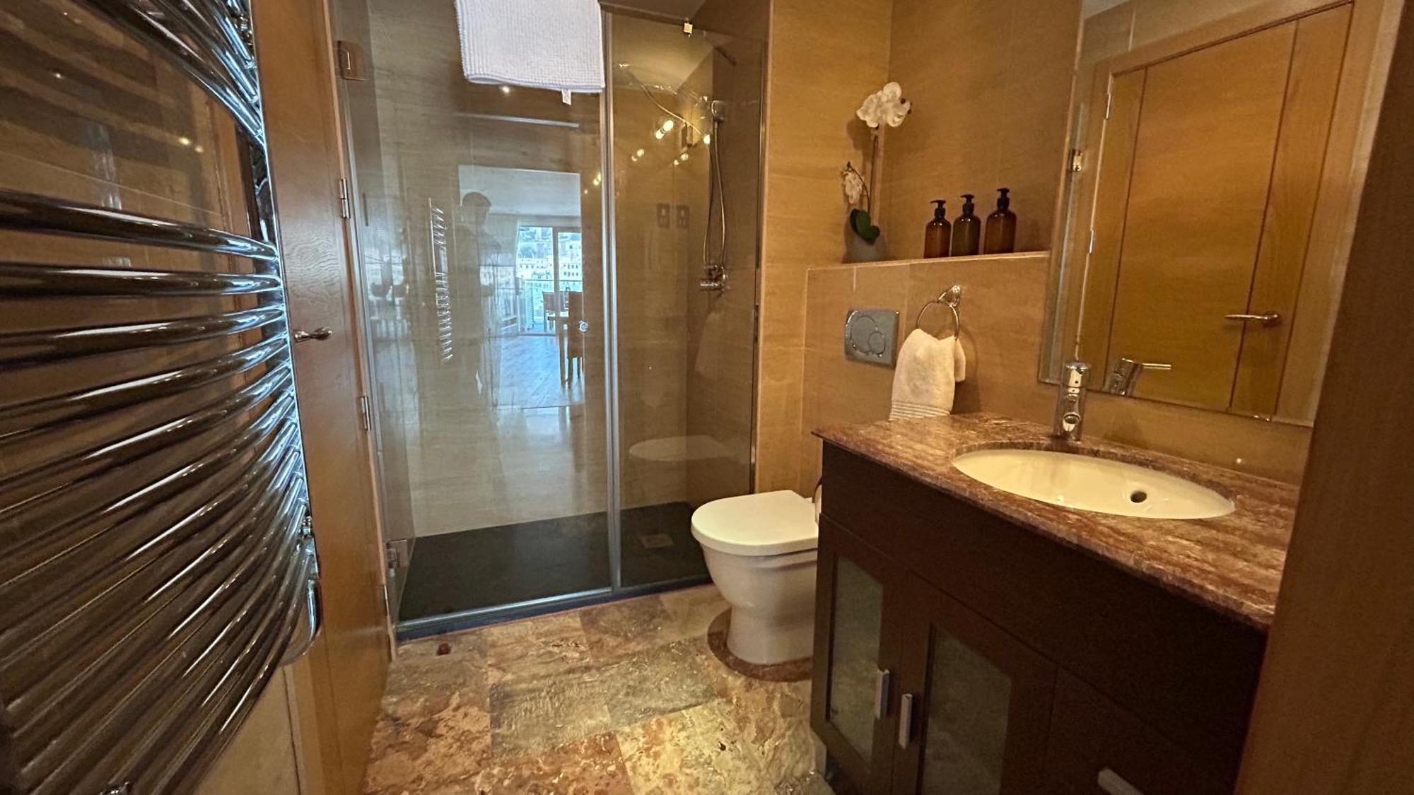 Ocean Village Luxury 2 Bed 2 Bath Apartment - Amazing Views - Pools And Jacuzzis Gibraltar Eksteriør bilde