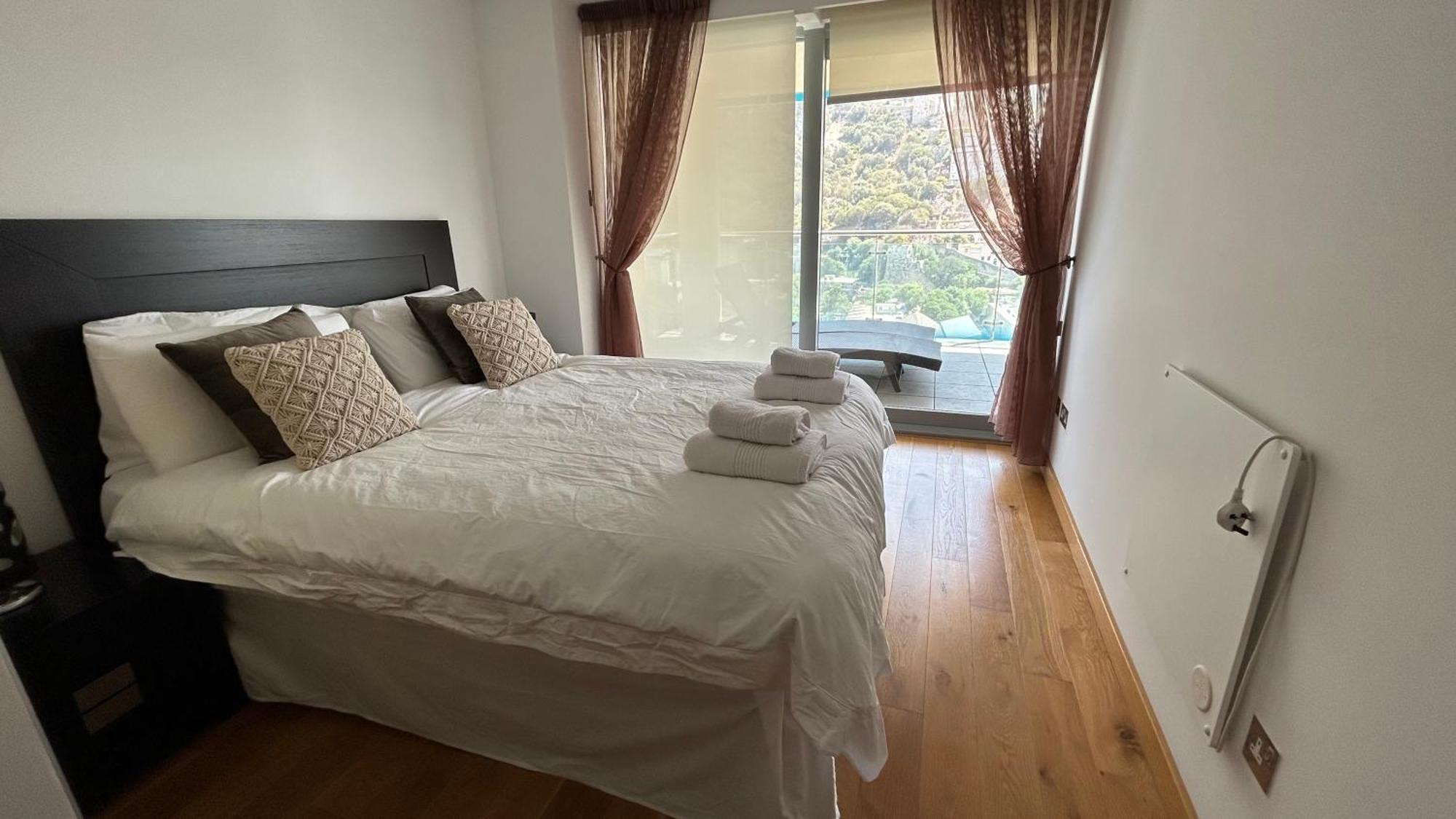 Ocean Village Luxury 2 Bed 2 Bath Apartment - Amazing Views - Pools And Jacuzzis Gibraltar Eksteriør bilde